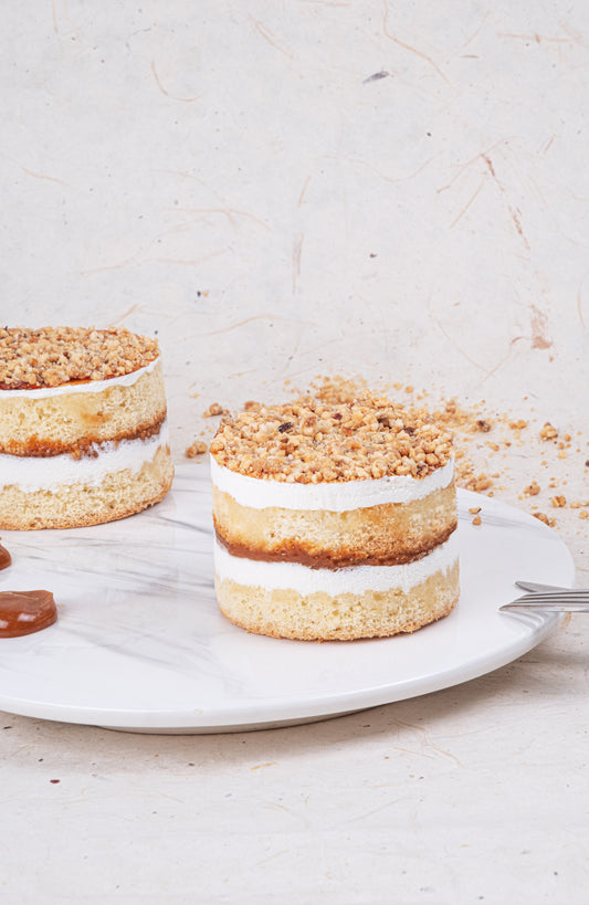 MONO HAZELNUT CARAMEL CAKE (9 PIECES)