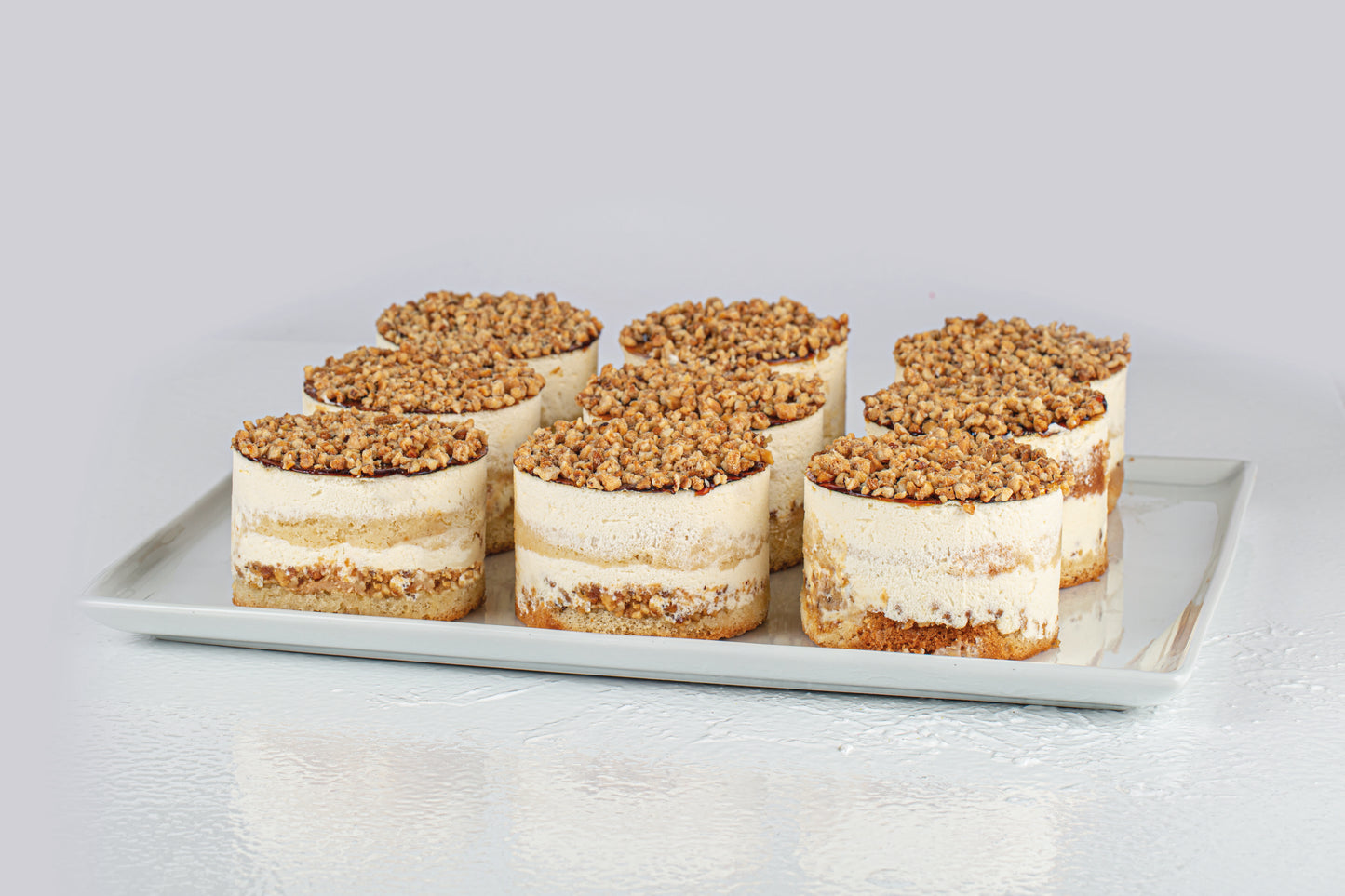 MONO HAZELNUT CARAMEL CAKE (9 PIECES)