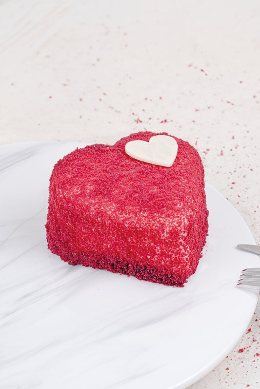 MONO RED HEART CAKE (6 PIECES)