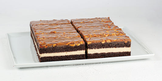 PEANUT CARAMEL CAKE (10 SLICES)