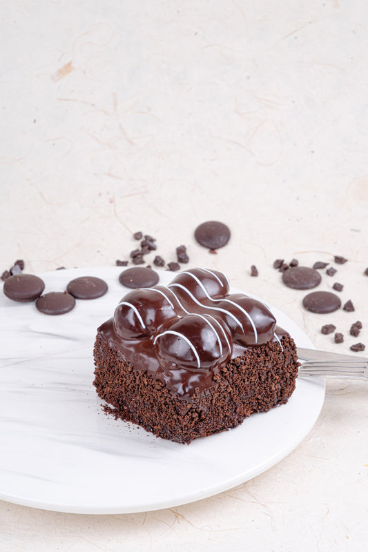 MONO DARK CHOCOLATE PROFITEROLE CAKE (9 PIECES)